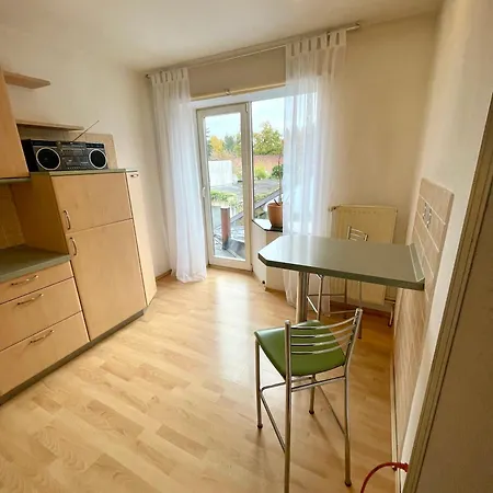 Im Zentrum Von Entspannt Wohnen, Entdecken Sie Den Park Und Schloss Oder Schwerin Mit Seinem Weltkulturerbe Und Nahegelegene Ostsee Bed & Breakfast