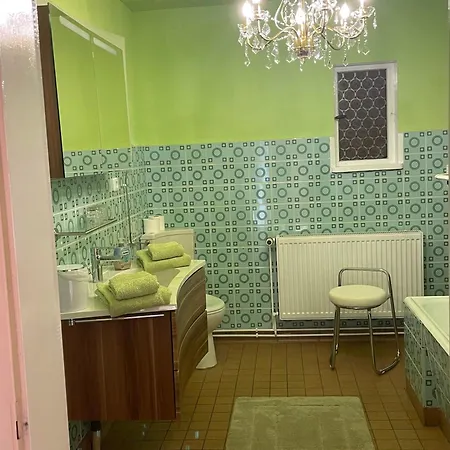 Im Zentrum Von Entspannt Wohnen, Entdecken Sie Den Park Und Schloss Oder Schwerin Mit Seinem Weltkulturerbe Und Nahegelegene Ostsee Bed & Breakfast Ludwigslust