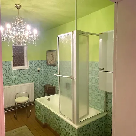 Alte Baeckerei Im Zentrum Von Ludwigslust Entspannt Wohnen Entdecken Sie Den Park Und Das Schloss Oder Schwerin Mit Seinem Weltkulturerbe Und Die Nahegelegene Ostsee Bed and breakfast